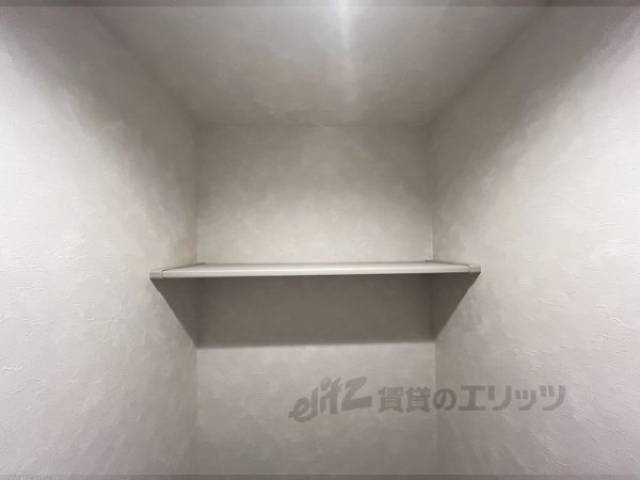トイレ　物置