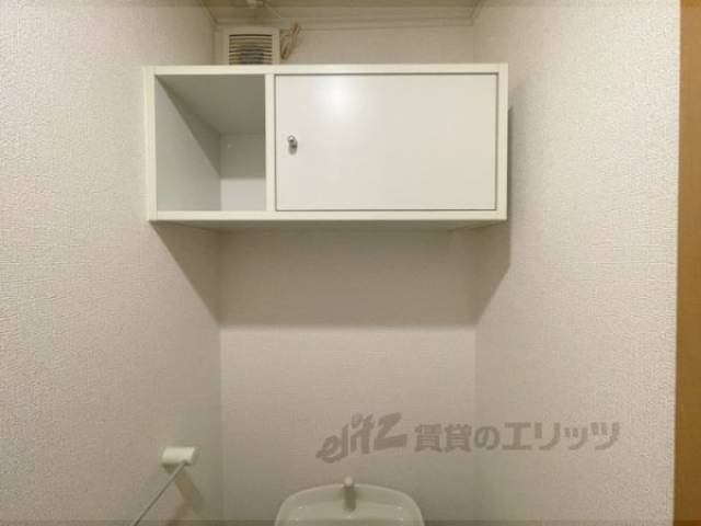 トイレ　棚