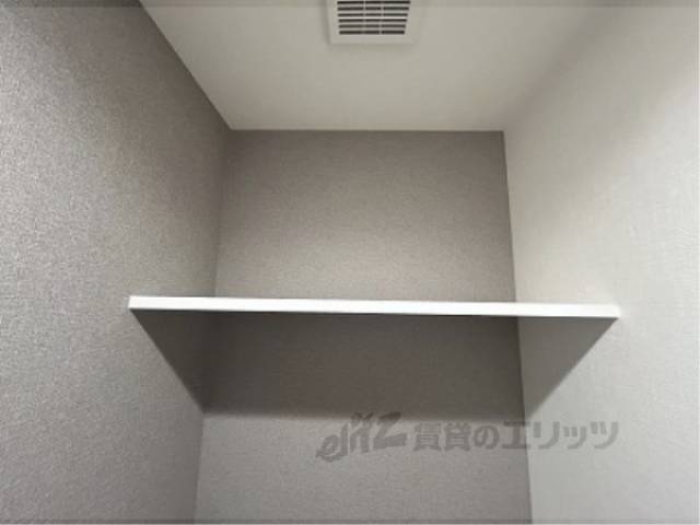 トイレ　上部収納