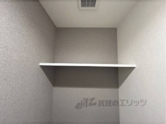 トイレ　上部収納