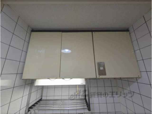 キッチン　上部収納
