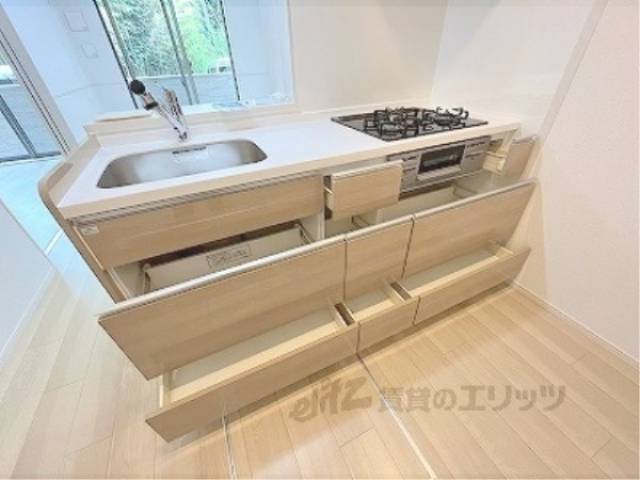 キッチン　キッチン下部収納