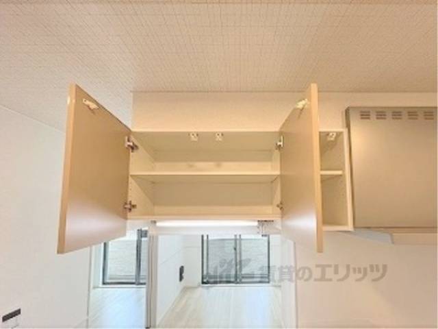 キッチン　キッチン上部収納