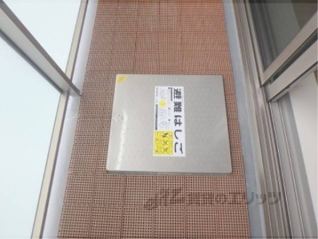 ベランダ　避難はしご