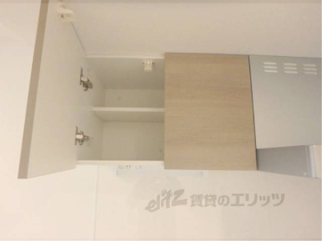 キッチン　上部収納