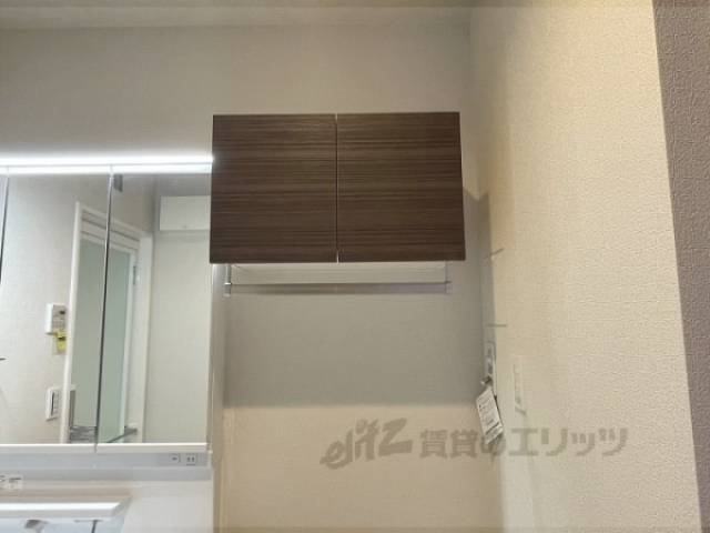 洗濯機置場　収納