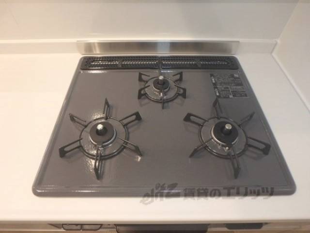 キッチン　ガス3口コンロ