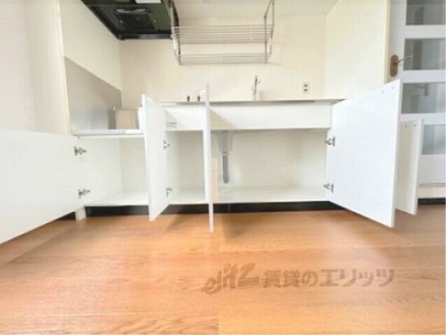 収納　キッチン下