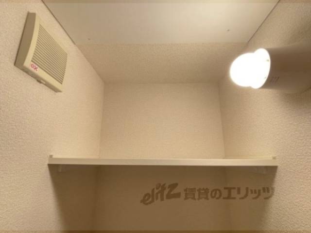 トイレ　棚