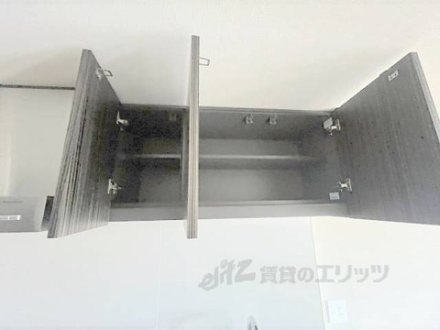 キッチン　上部収納