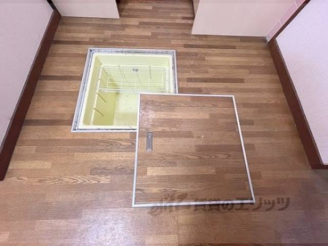 キッチン　床下収納