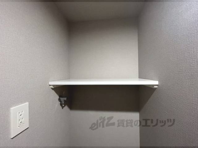 収納　洗濯機置き場上