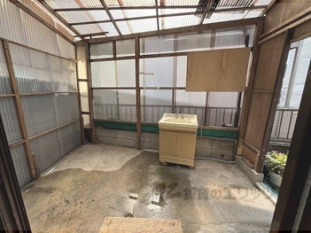 バックヤード