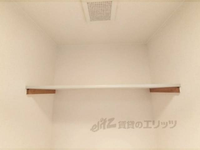 トイレ　棚