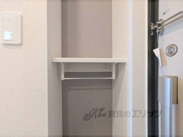 傘掛け、棚