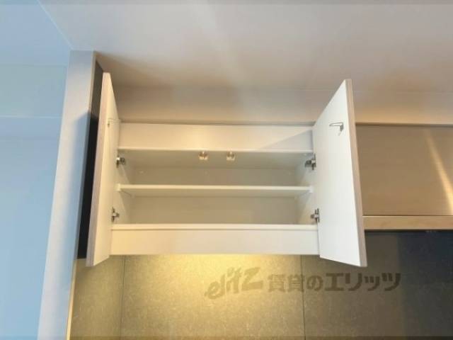 キッチン　上部収納