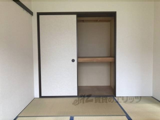 和室　収納