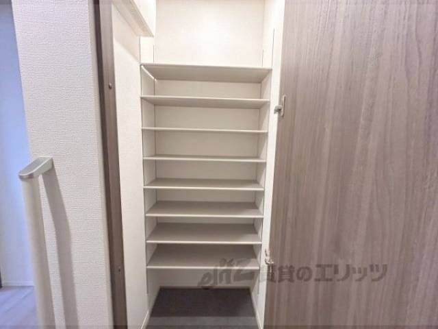 玄関　収納