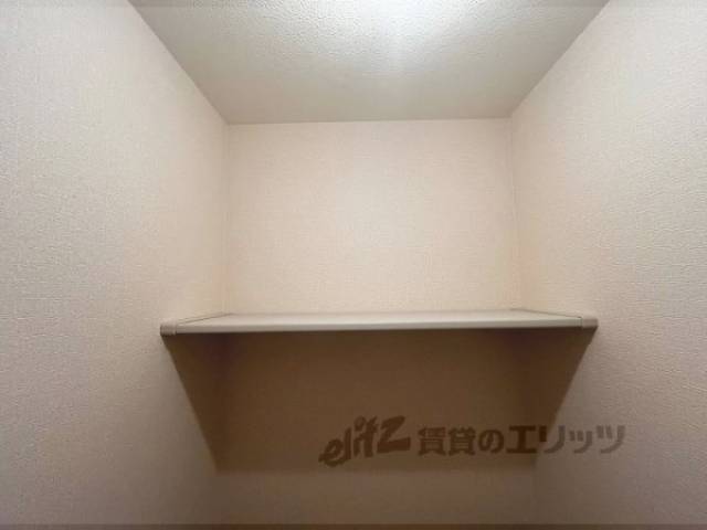 トイレ　物置