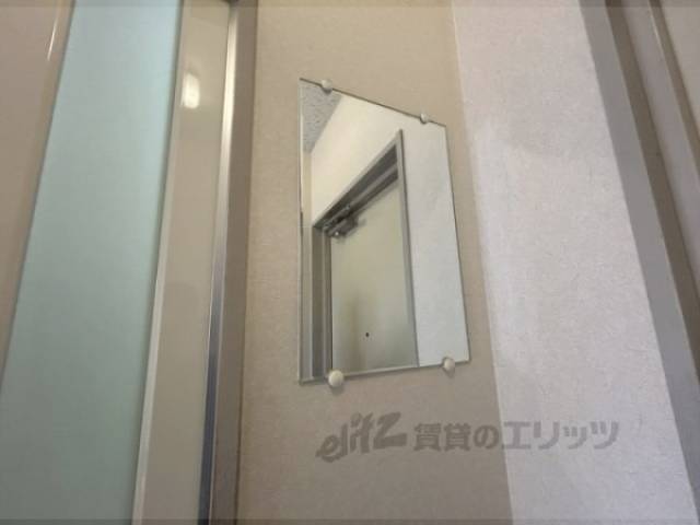 玄関　鏡