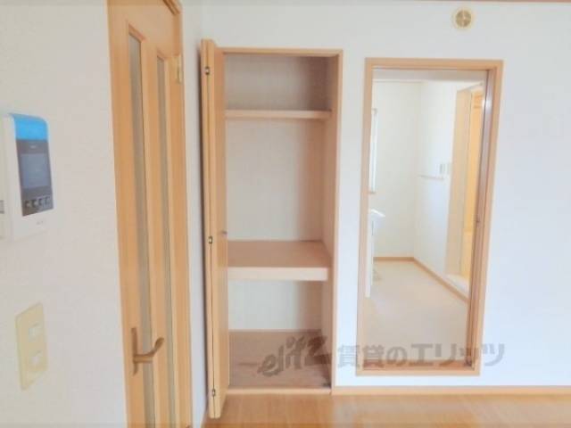 リビング　収納