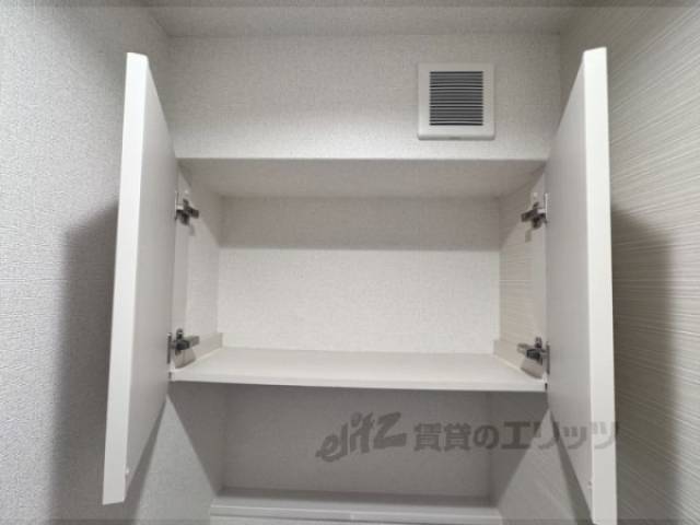 トイレ　トイレ上収納