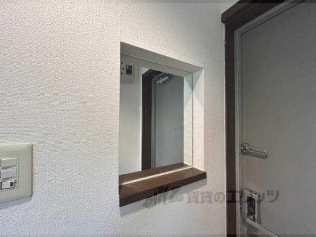 玄関　鏡