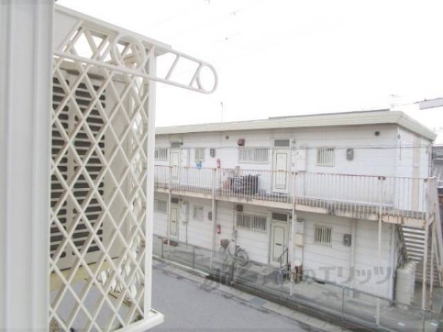 ベランダ　物干しのみ