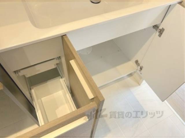 洗面所　下部収納