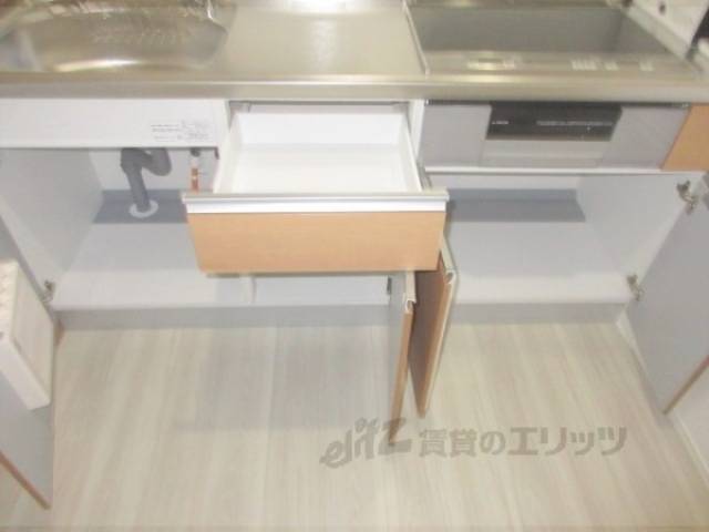 キッチン　収納