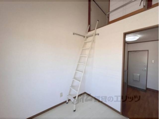 洋室　梯子