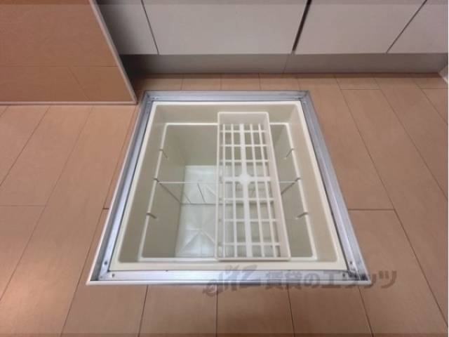 キッチン　床下収納