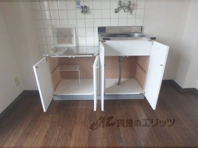 収納　キッチン下