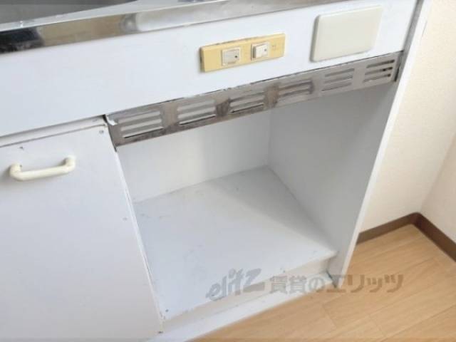 キッチン　冷蔵庫置場