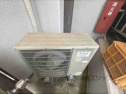 エアコン　室外機