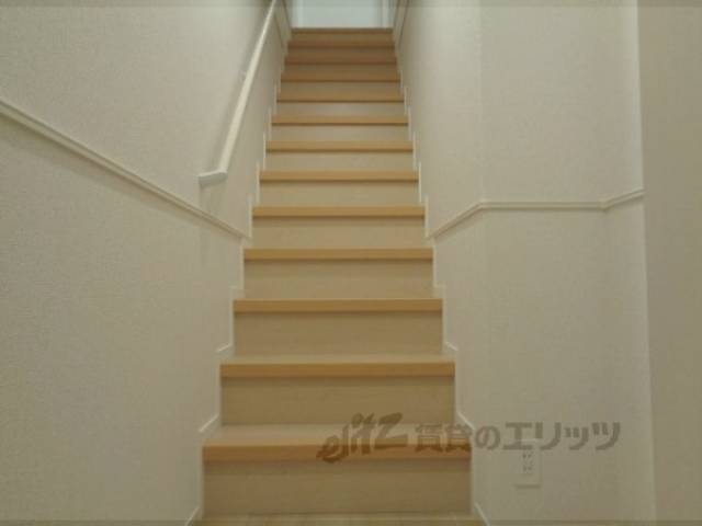 玄関　階段