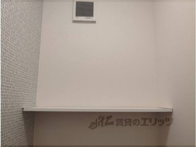 トイレ　収納棚