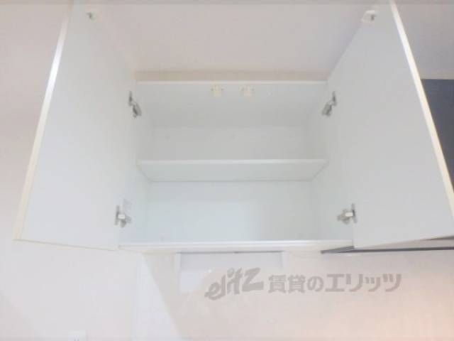 キッチン　収納上部