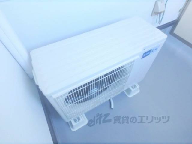 エアコン　室外機