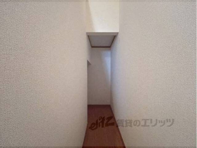 収納　階段下収納