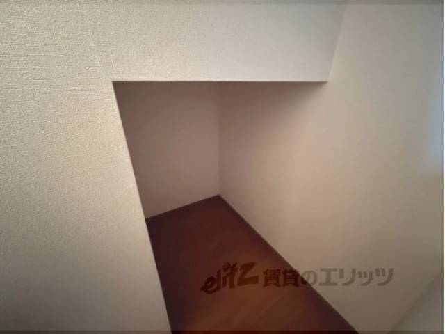 収納　階段下収納