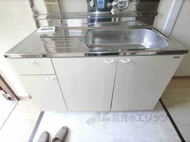 収納　キッチン下