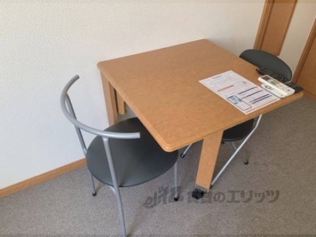 ダイニングテーブル