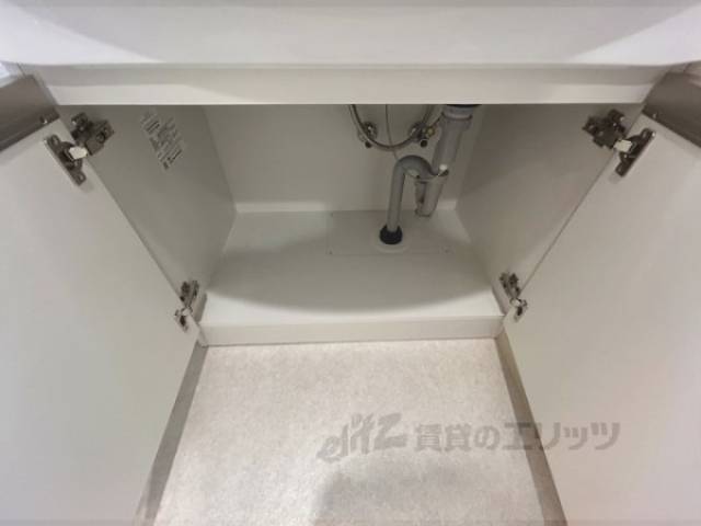 洗面所　下部収納