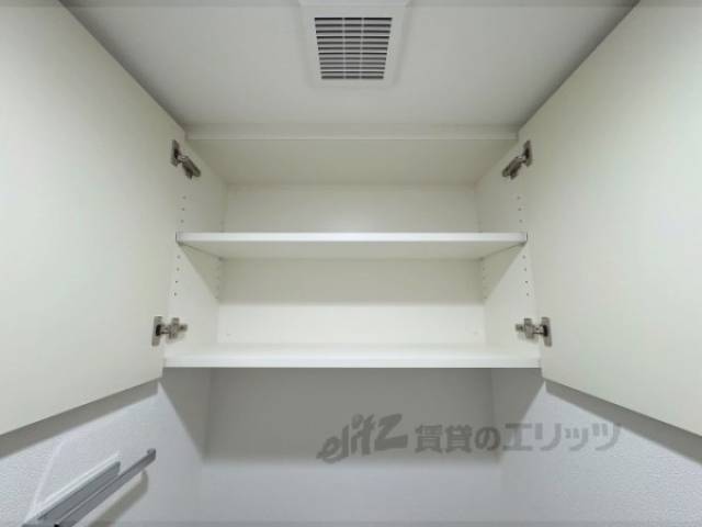 トイレ　上収納