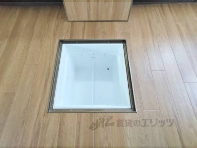 キッチン　床下収納
