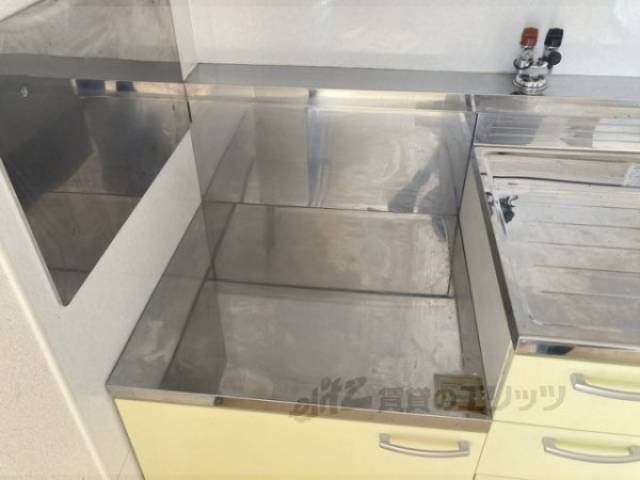 キッチン　コンロ置き場