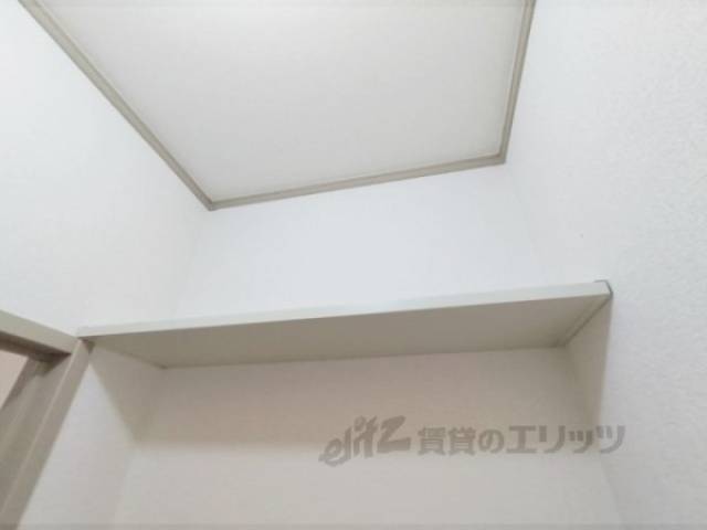 トイレ　棚