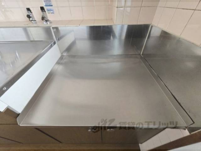 キッチン　コンロ置き場