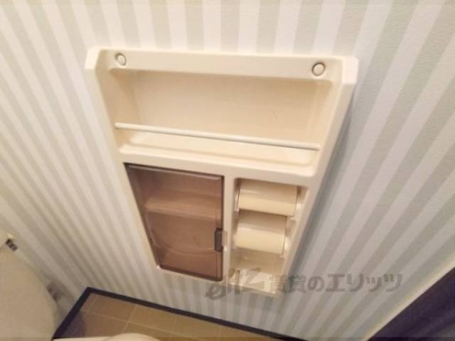 トイレ　棚